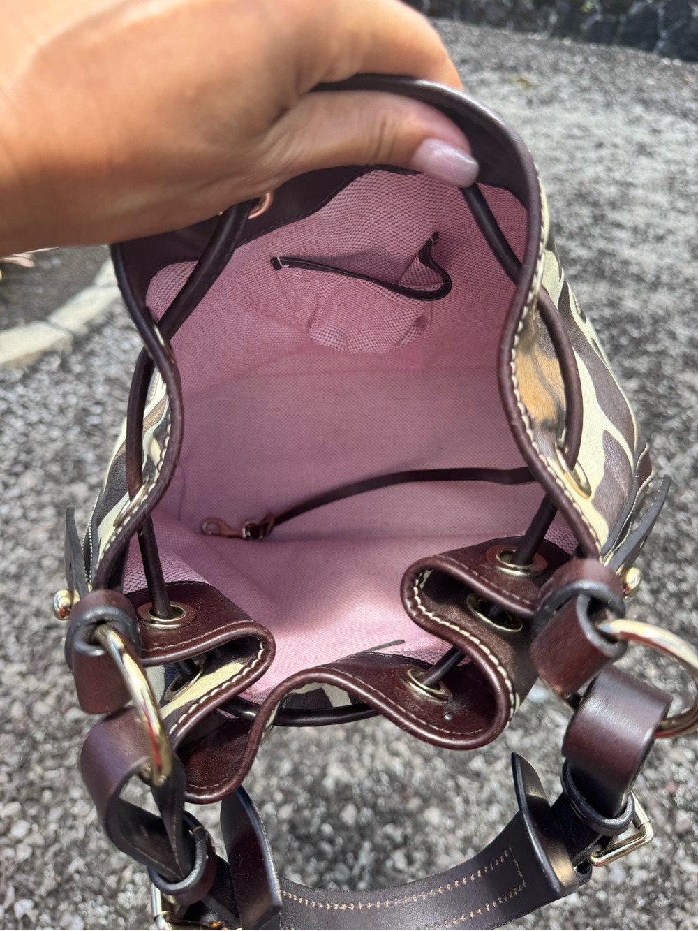 Dooney & Bourke Giraffe Print Drawstring Bucket Bag Leather Shoulder Purse 2008 - Picture 8 of 11